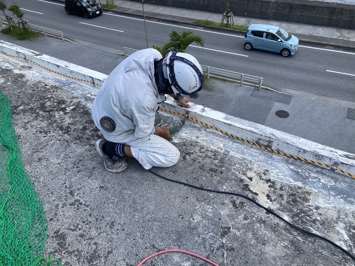 コンクリート落下防止対策　与那原町　グリーンネット　緊急　ヒカリ塗装工業（株）