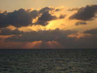 きょうの防波堤の夕日 2015/09/10 18:58:41