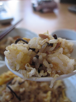 塩昆布とツナのチャーハン