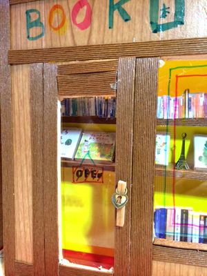 ドールハウス　本屋さん