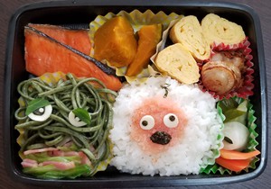 お弁当と夕ご飯とおやつなど。