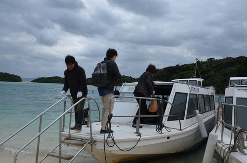 川平湾はお天気が悪くてもきれいです