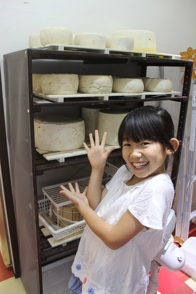 【イギリス人のジョンさんが作る絶品チーズ】南城市大里にある「チーズガイ」さんの牧場へ！