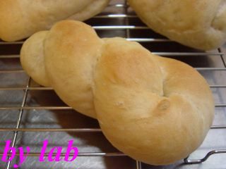 黒砂糖のねじりパン