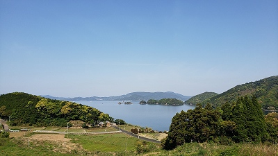 悲しみも　苦しさも　楽しさも　隣り合わせ。