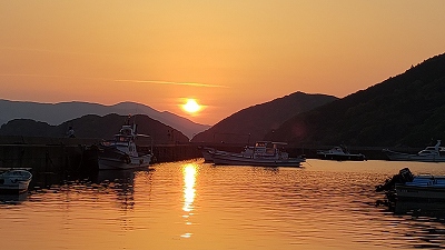 悲しみも　苦しさも　楽しさも　隣り合わせ。