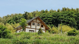 悲しみも　苦しさも　楽しさも　隣り合わせ。