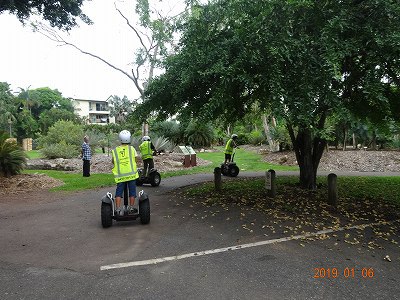 ダーウィン　セグウェイでジョージ ブラウン ダーウィン植物園　　　　　　　　　　旅行４日目　午後