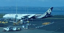 ニュージーランドから成田　　ニューカレドニアの上空