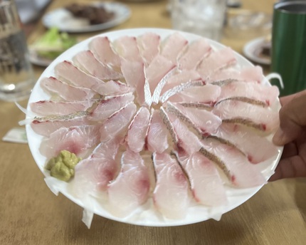 魚の知識がないので、何の魚かは分からないのですが…すんごく美味しかった！