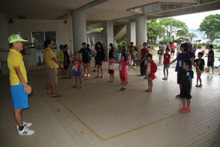 ラジオ体操スタート！  安和パパのラジオ体操日記（７/20 神森小学校運動場）