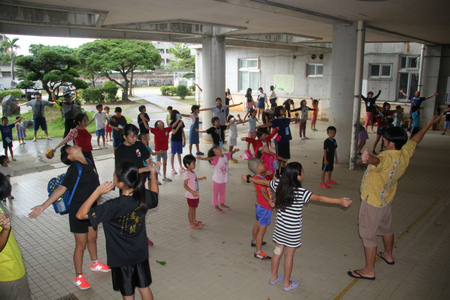 ラジオ体操スタート！  安和パパのラジオ体操日記（７/20 神森小学校運動場）