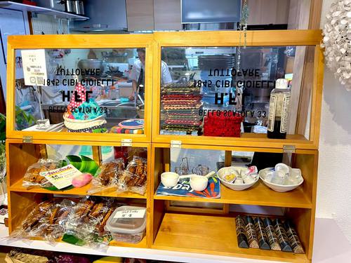 今日のランチは十割り蕎麦専門店CHIHANA CAFE 庵土の鴨汁蕎麦&＆天ぷら盛り合わせ♪