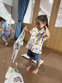 新聞紙たくさんちぎるぞ〜！！ぱんだ組