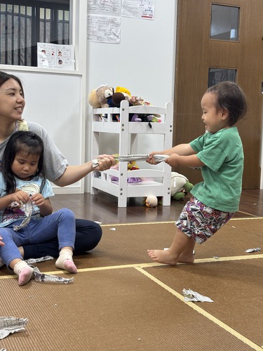 新聞紙遊び☆うさぎ組