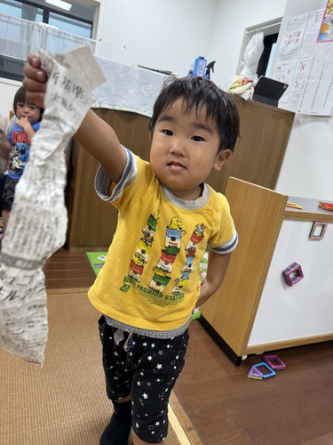 新聞紙遊び☆うさぎ組