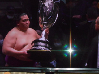 大相撲初場所　同郷の　御嶽海関　が　優勝　！！！