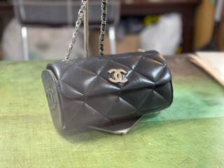 CHANELバッグ 内袋張り替え、色の補修 │ 沖縄県沖縄市の革工房
