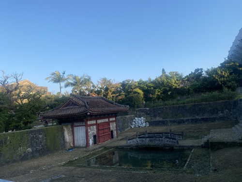 沖縄で三線を弾く心地よさ