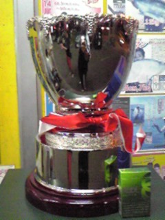 優勝トロフィー！