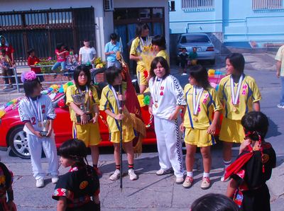 神森中女子の優勝パレード