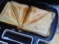 ホットサンド。 2012/05/03 10:27:32