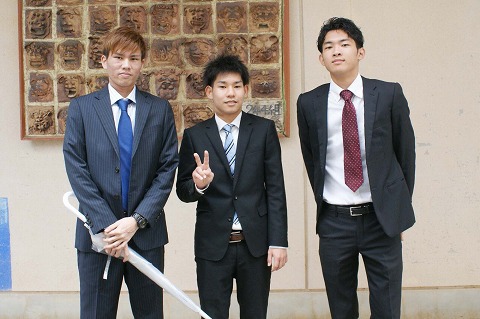 琉球新報ローカルblog:成人を祝う 豊見城中学校区