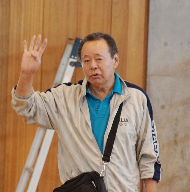 親子で体育館をきれいに　大道小学校　大道小放課後子ども教室