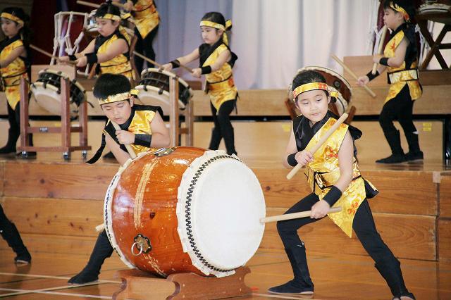 琉球新報ローカルblog:太鼓演舞で魅了 童の城保育園