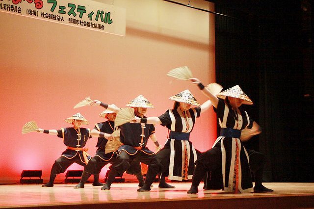 宇栄原太鼓の演舞