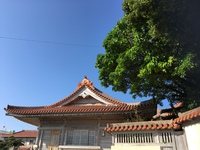 共に祈る。