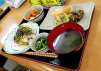 今日は、ひな祭り！お昼ご飯は何かな～