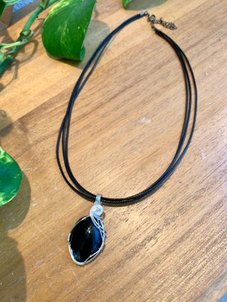とんぼ玉工房 緑の風 オニキス ワイヤーラッピング オーダーありがとうございました