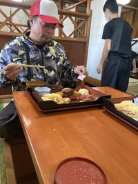 天ぷら定食に刺身も入って流石　おとこ 2023/11/03 09:41:43