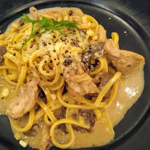 生パスタ　ボルチーニクリームソース