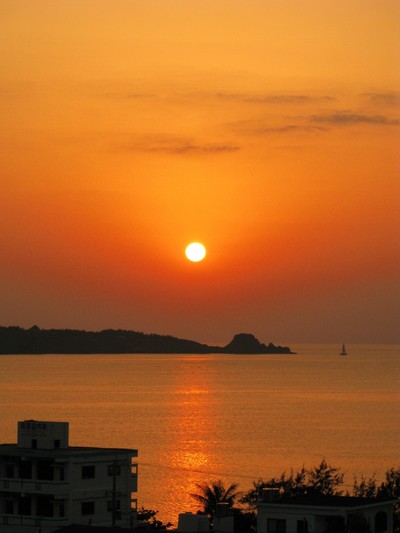恩納村の夕日・・・