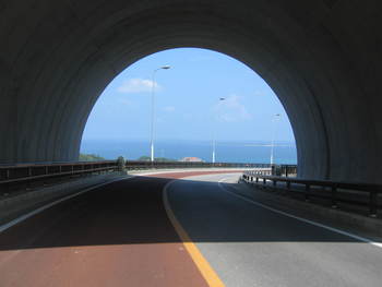 奥は久高島