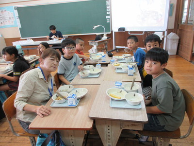 感謝給食会