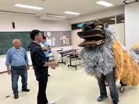 獅子舞の練習に立ち合いました Grandpa attended a lion dance practice