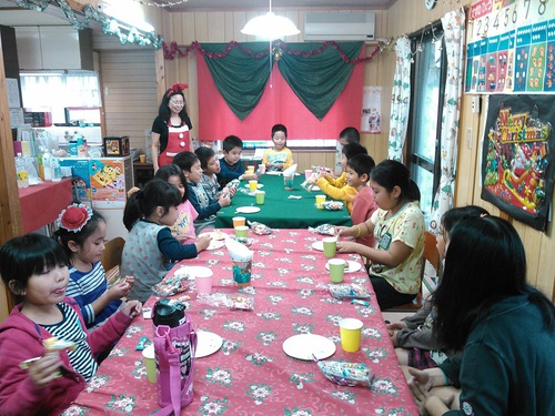 学研スマイル宜保教室 のクリスマスお楽しみ会がありました 沖縄県在住中井家のブログ