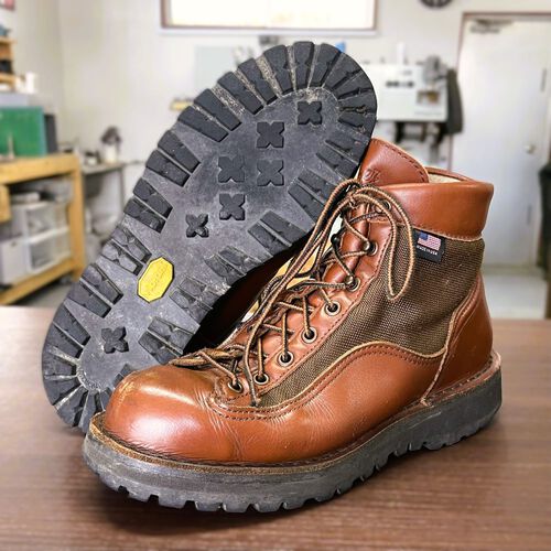 DANNER ダナーライトをVibram#1276（シエラソール）でオールソール修理