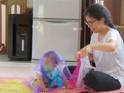 親子ヨガ