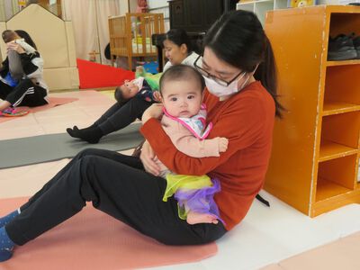 親子ヨガ