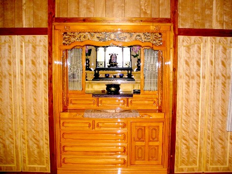 赤峰家具の「ウートートー仏壇」