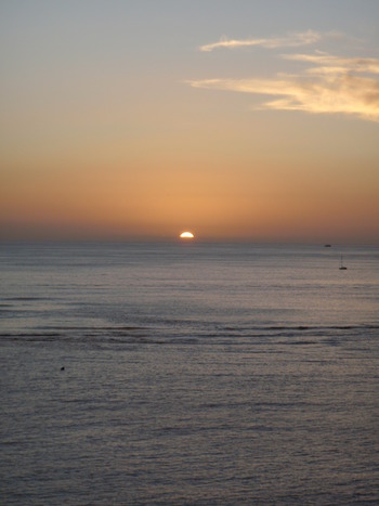 ワイキキショアの夕陽