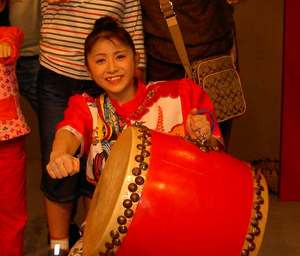 遊花舞踊団のお姉さん