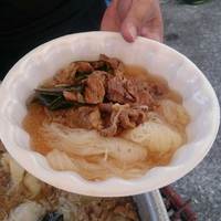 通り会の牛筋煮込み