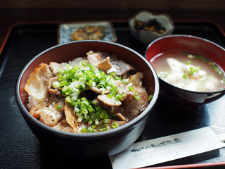 本部町　もとぶ食堂