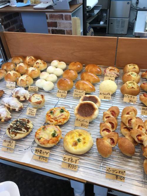 西原町のパン屋さん　アズール