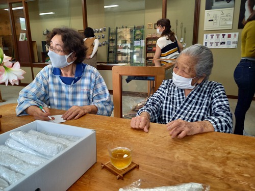 人間国宝・平良敏子先生　100歳おめでとう♪(^∇^*)